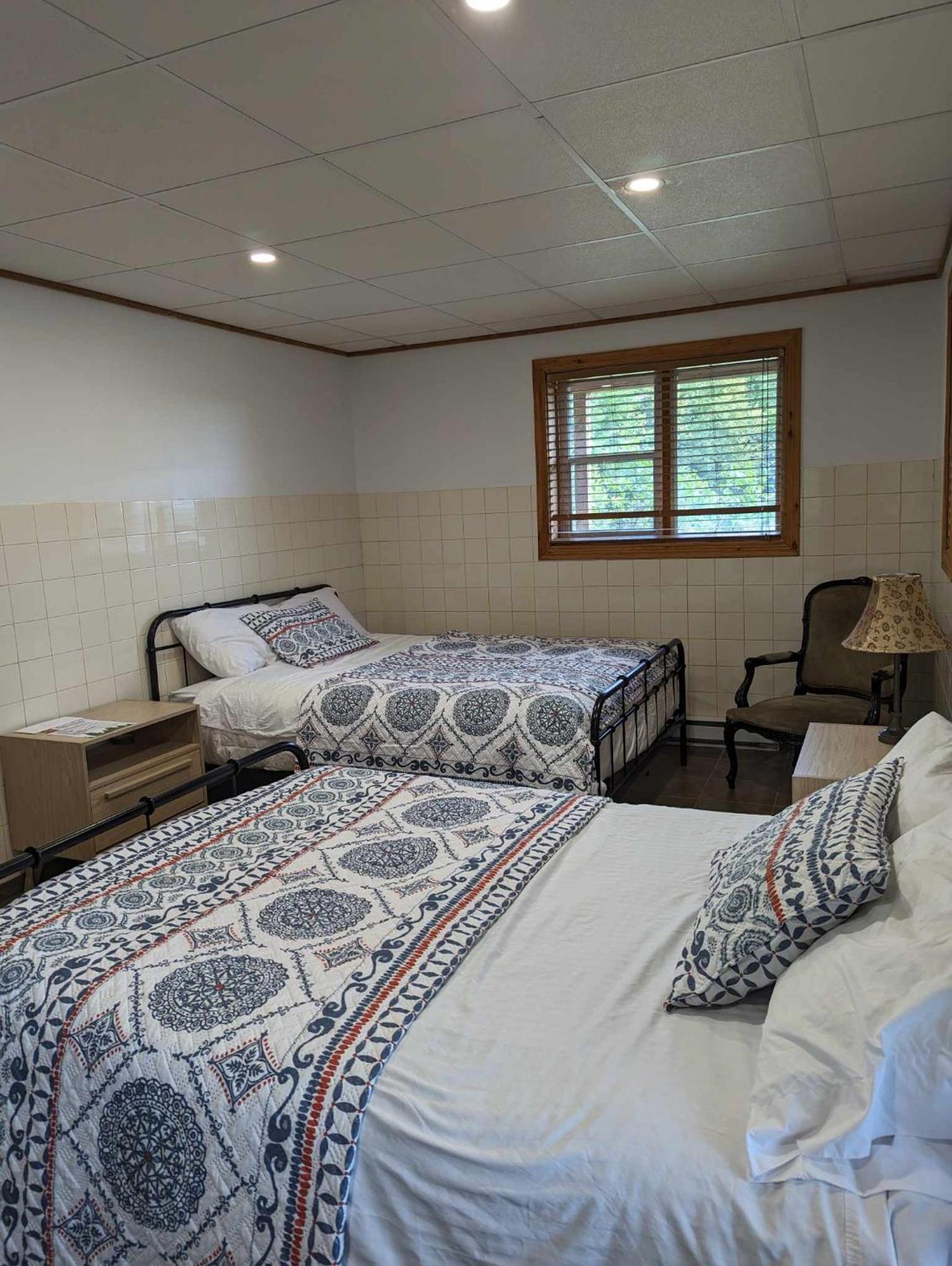 Auberge Carcajou Saint-David-de-Falardeau Room photo